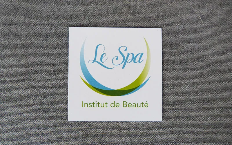 Logo et carte de visite zen pour l'institut Le Spa par le studio Agraf.