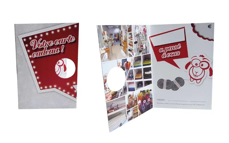 Création de carte cadeau et univers de marque ludique pour Carrément Piquée par Agraf.