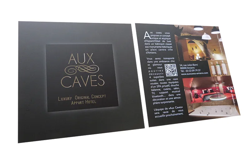 Design de support de communication luxueux pour l'Appart'Hôtel Aux Caves par Agraf.